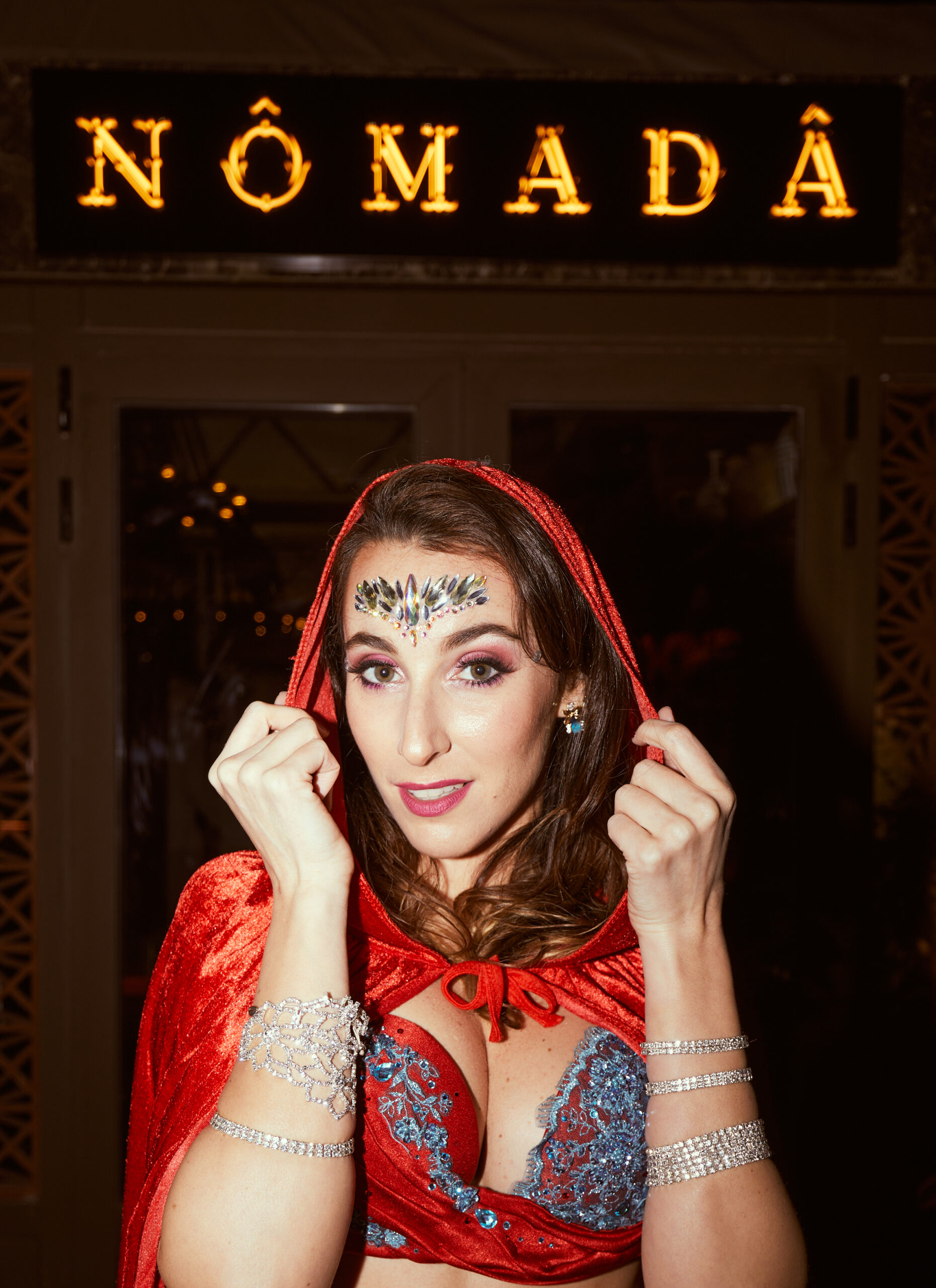 Restaurante Nomada celina espectáculo danza oriental en Madrid